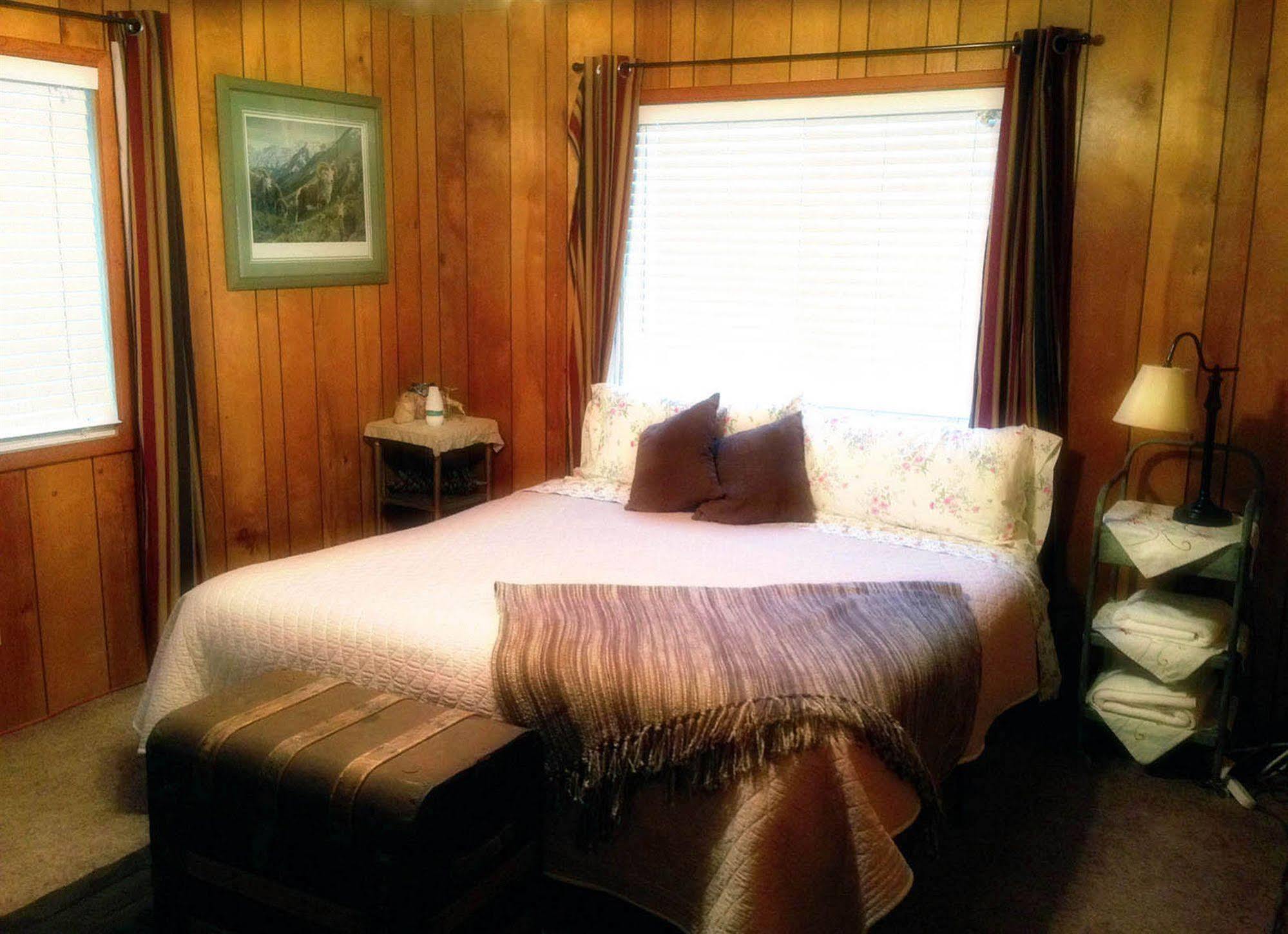 The Red Rooster Lodge Coulterville Exterior foto