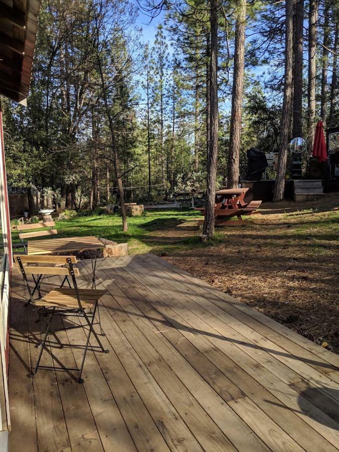 The Red Rooster Lodge Coulterville Exterior foto
